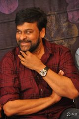 Chiranjeevi Felicitates Tholi Prema Movie Team at His Home